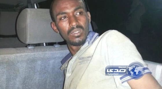 ضبط مروّج خمور إثيوبي في وضع فاضح مع حدث بخميس مشيط