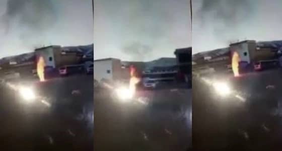 بالفيديو.. راهب بوذي يشعل النيران في جسده والسبب غريب