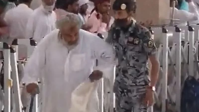 بالفيديو.. أمطار غزيرة اليوم بالحرم النبوي الشريف