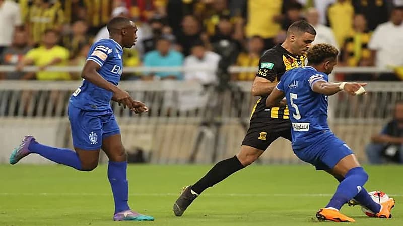 بالفيديو.. لاعبون مهددون بالإيقاف من الاتحاد والهلال في جولة التتويج
