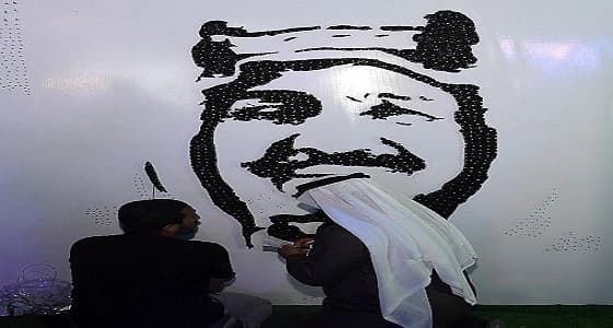 بالصور.. لوحات فنية بالمسامير والصوف لخادم الحرمين في الجنادرية