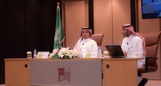 بالصور.. حسن علوان يستعرض " موت صغير " في مكتبة الملك عبد العزيز