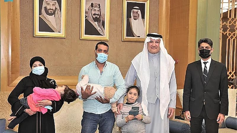 وصول التوأم السيامي المصري إلى الرياض تمهيدًا لإجراء عملية فصلهما