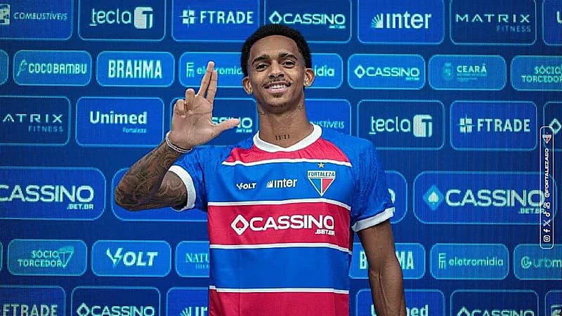 اهتمام سعودي بضم لاعب فورتاليزا ديلان بوريرو