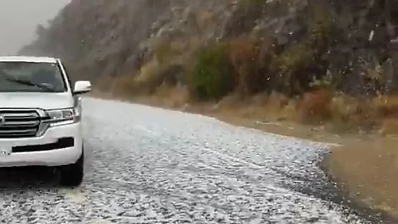 جبال السودة تكتسي بالبياض .. فيديو