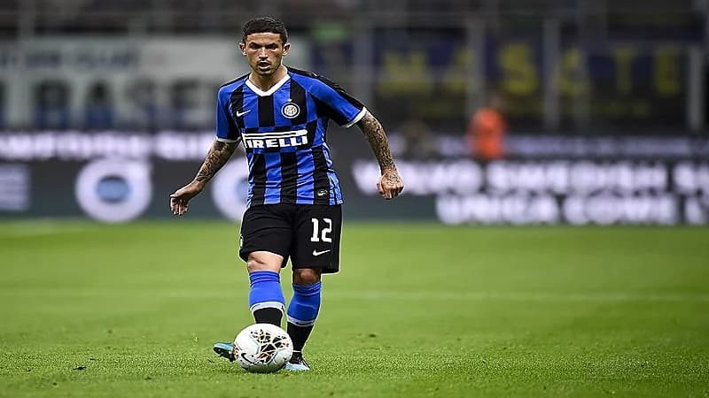 أندية بـ روشن تتنافس لضم ستيفانو سينسي