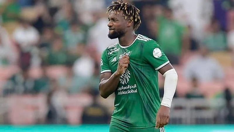 الاتفاق يفاوض نجم الأهلي