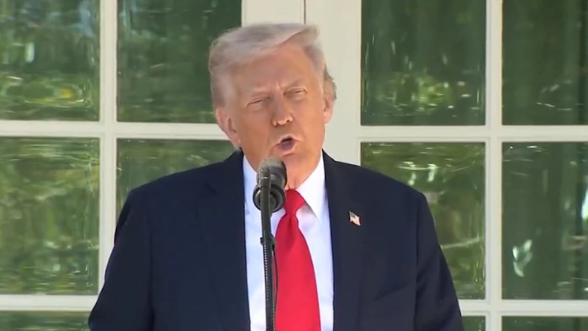 ترامب غاضب من تصنيفه ثالث أفضل رئيس: واشنطن ولينكولن لم يوقفا ثماني حروب.. فيديو