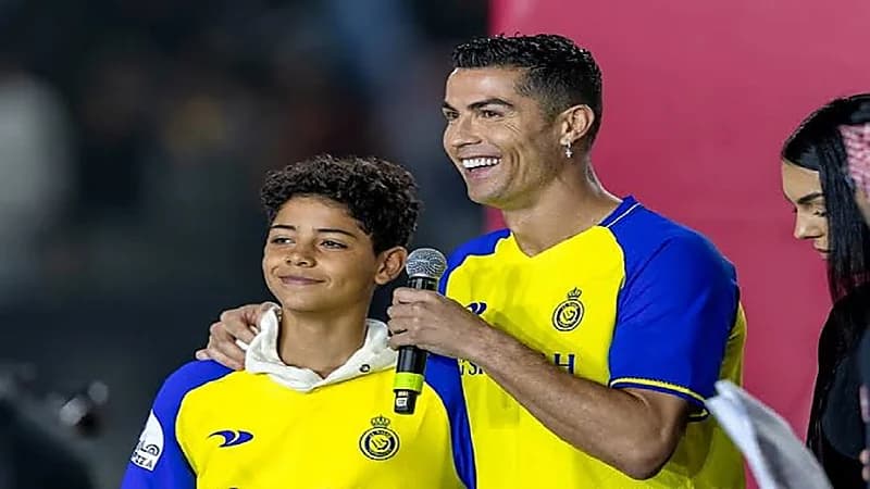 جونيور رونالدو يُظهر إتقانه للعربية بـ كذاب بطريقة طريفة .. فيديو