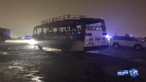 عمال بن لادن يحرقون"باصات" الشركة احتجاجًا علي تأخر صرف رواتبهم"صورة"