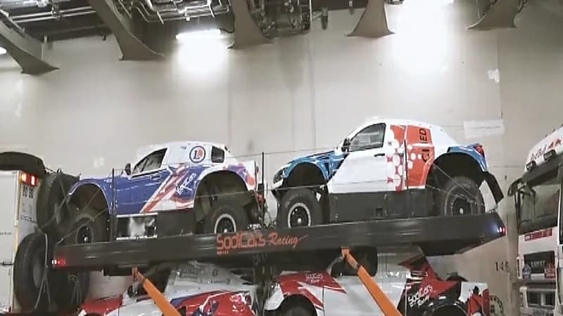 بالفيديو.. وصول مركبات رالي داكار السعودية 2022 لميناء جدة الإسلامي