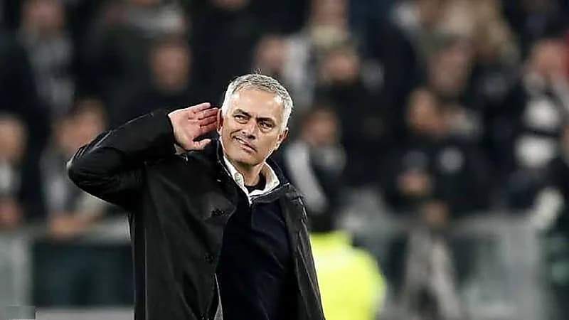 نيوم يقترب من التعاقد مع مورينيو