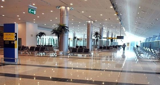 صور على " سناب شات " تكشف متحرشا في مطار حائل