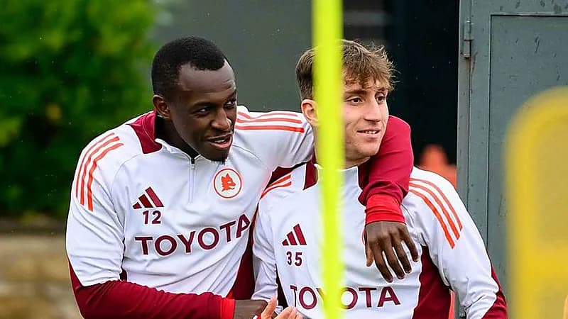 سعود عبدالحميد على مقاعد البدلاء أمام فرانكفورت