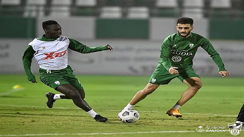 عودة ثلاثي الأهلي قبل مواجهة الاتفاق