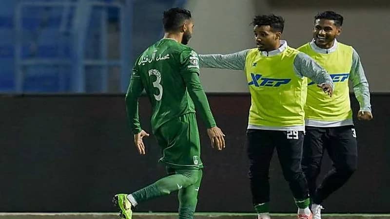 بالفيديو.. الأهلي يهزم الاتفاق بسيناريو الوقت القاتل ويشارك الهلال الصدارة