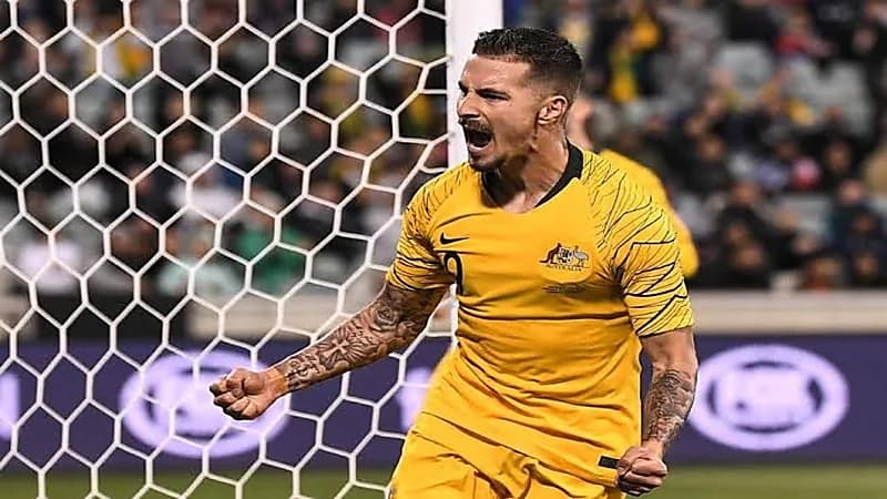 مهاجم أستراليا: عشت فترة صعبة وسعيد باللعب أمام المنتخب السعودي