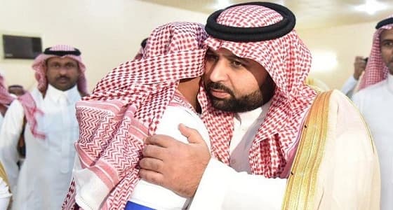 أمير جازان بالنيابة يعزي ذوي الشهيد معشي