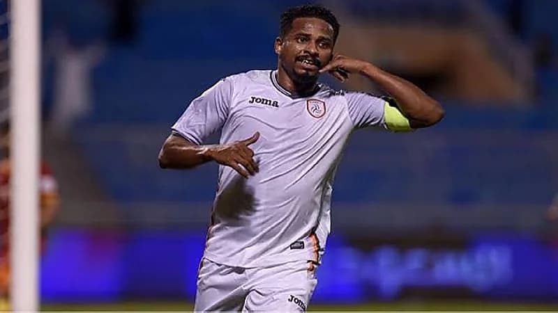 الشمراني وعجب: ثنائي الأسود يروي ذكريات لا تُنسى .. فيديو