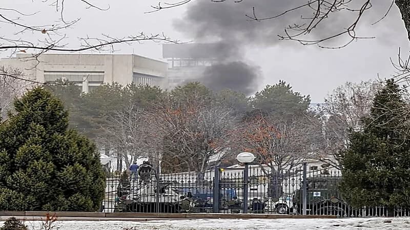 الجماعات المسلحة تشتبك مع قوات الأمن في كازاخستان