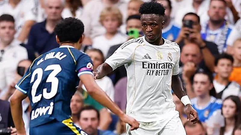 ريال مدريد يهزم إسبانيول بثنائية.. صور