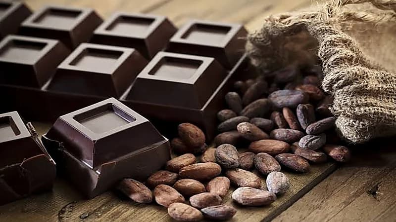 فوائد تناول الشوكولاتة الداكنة