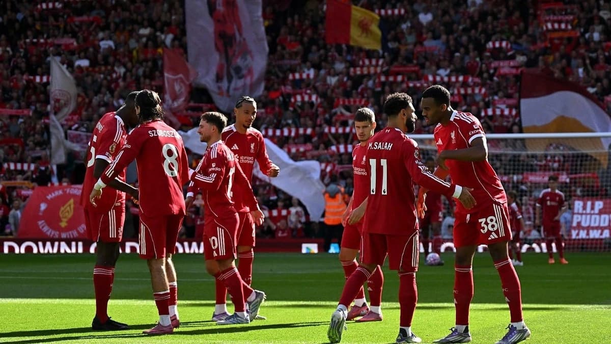 ليفربول يفتقد نجميه أمام أستون فيلا