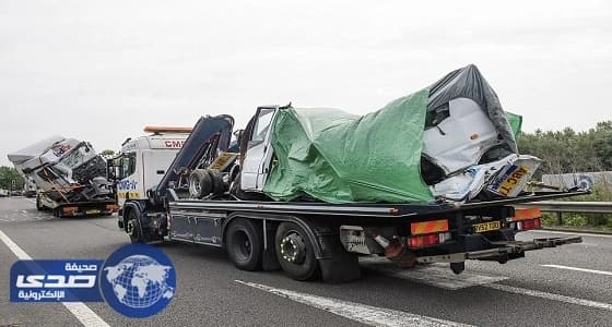 بالصور.. مصرع 8 من أسرة واحدة في أبشع حادث مروري