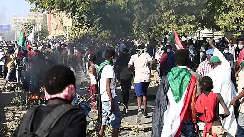 السودان تكشف حصيلة "جرحى الشرطة" في التظاهرات