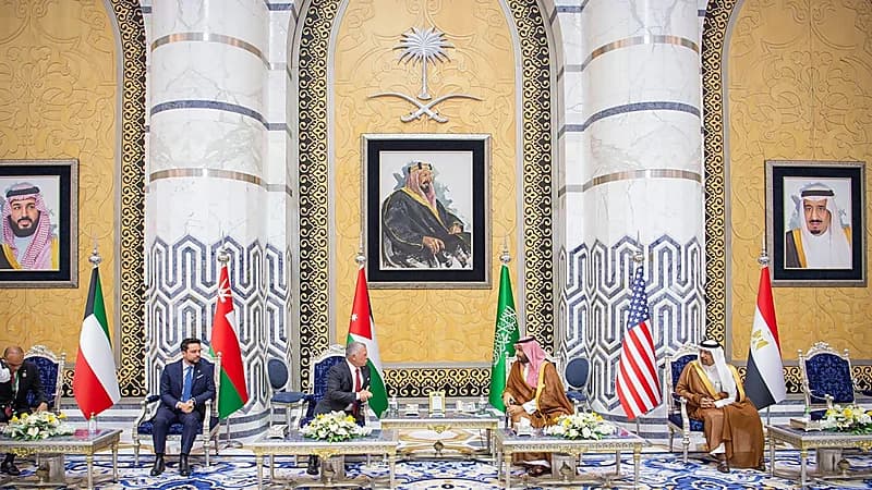 بالفيديو.. ولي العهد يستقبل ملك الأردن في مطار جدة