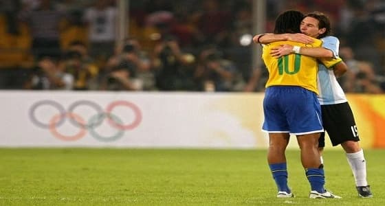 رونالدينيو: الأرجنتين مرشح لكأس العالم لأنه يمتلك ميسي