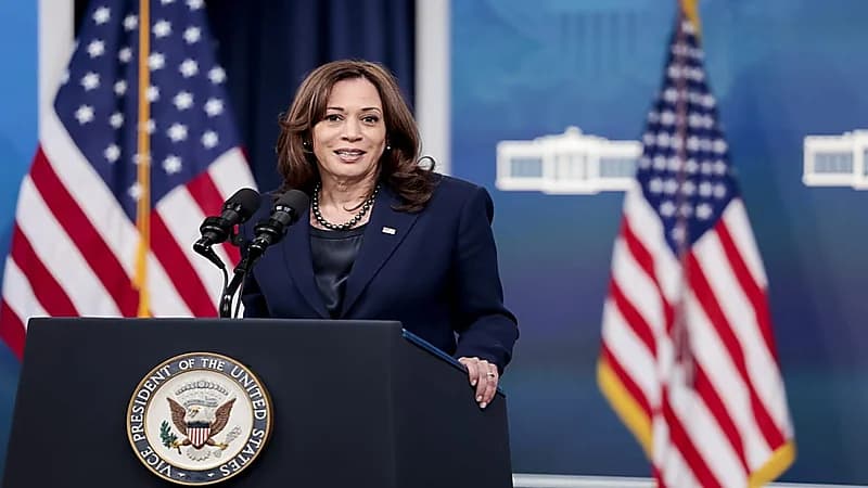 هاريس: إيران هي الخطر الأول لأمريكا