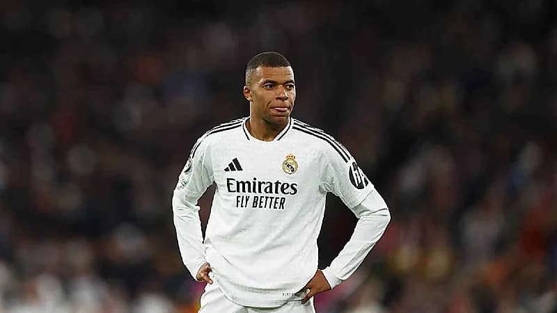 مبابي يتخذ قرارًا مفاجئًا قبل مواجهة الريال وسان جيرمان