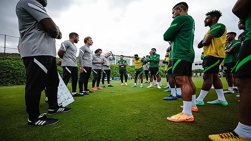 ثلاثي المنتخب الوطني يواصل التأهيل برفقة الجهاز الطبي