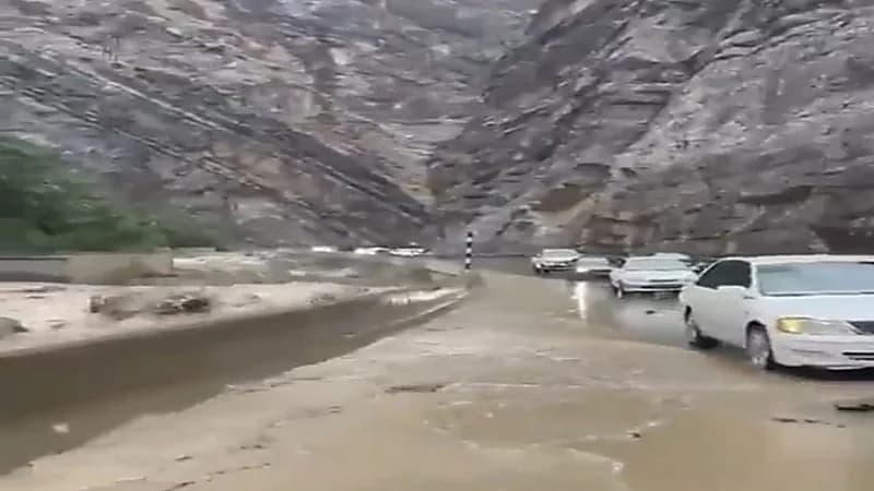 شاهد.. سيول تقتحم شوارع سلطنة عمان
