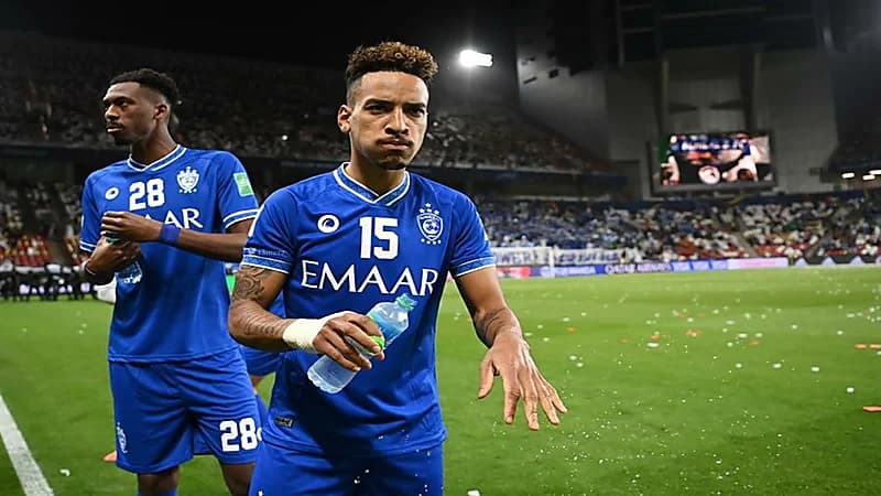 إدارة الهلال تقرر معاقبة كنو وبيريرا