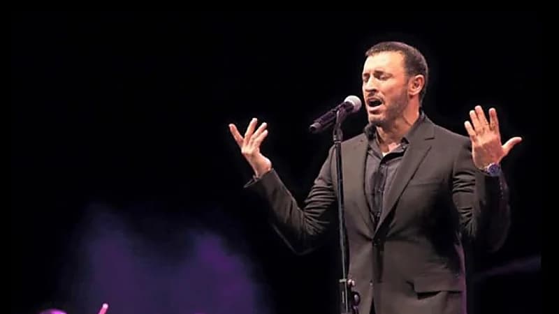 الفنان كاظم الساهر يتألق على خشبة مسرح أبو سالم ويطرب الجمهور