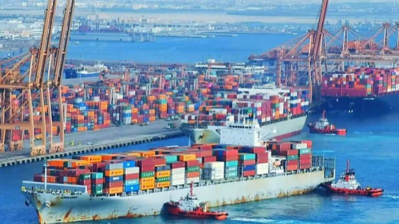 موانئ تعلن ارتفاع الحاويات المناولة 14 % إلى نحو 700 ألف حاوية في مارس 2025
