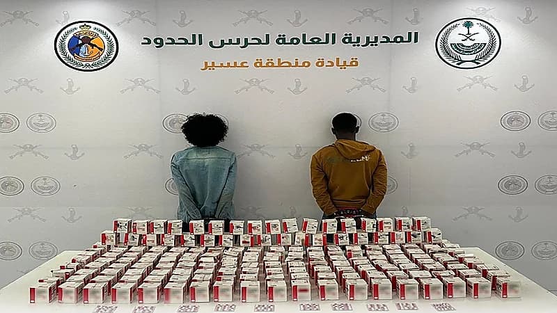 القبض على مخالفين لتهريبهما 37000 قرص خاضع للتداول الطبي.. فيديو
