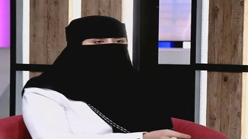 شاهد.. استشارية: الخلطات تسبب التشققات الجلدية وزيادة التصبغات
