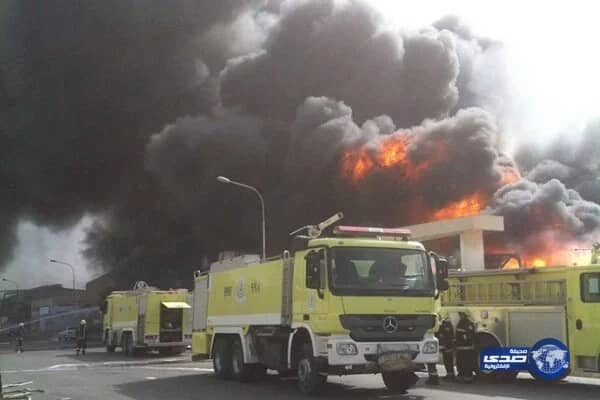 بالصور..إصابة 3مقيمين من الجنسية المصرية اثر سقوط مقذوف عسكري من الأراضي اليمنية بنجران