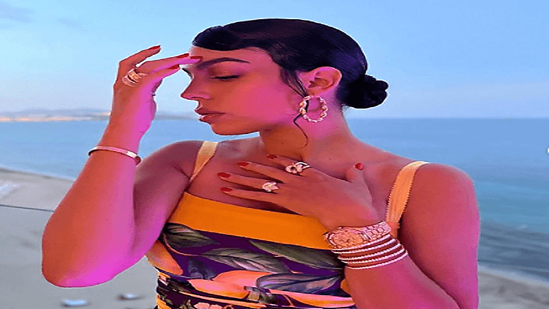 بالصور.. جورجينا رودريجيز تتألق في أحدث جلسة تصوير