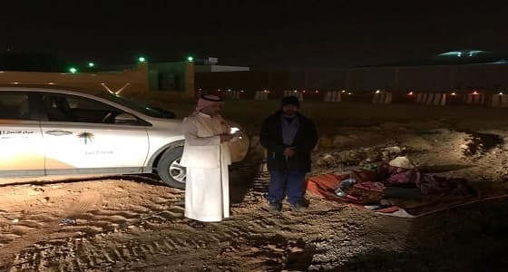 مكتب العمل بـ" البريدة " يوجه بتوفير مأوي لوافد يسكن في الشارع
