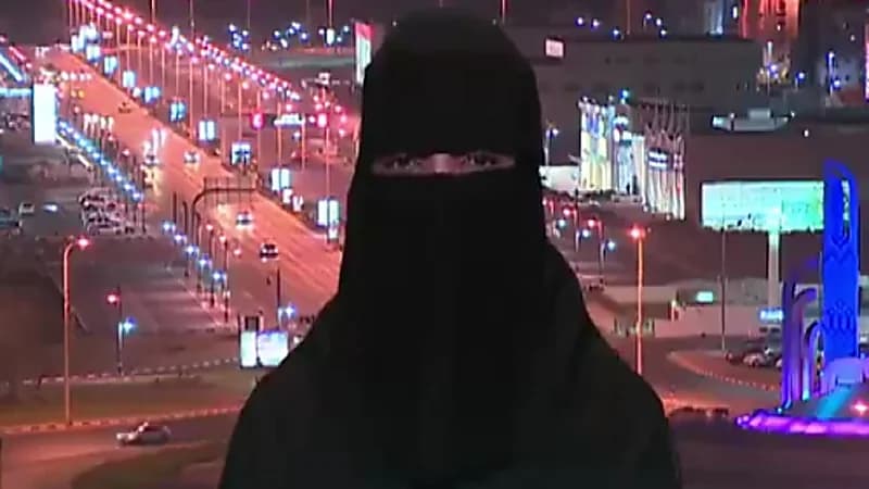 بالفيديو .. مواطنة تصمم شريحة توضع داخل العين لتمكن مرضى الشلل من التحكم بالأجهزة