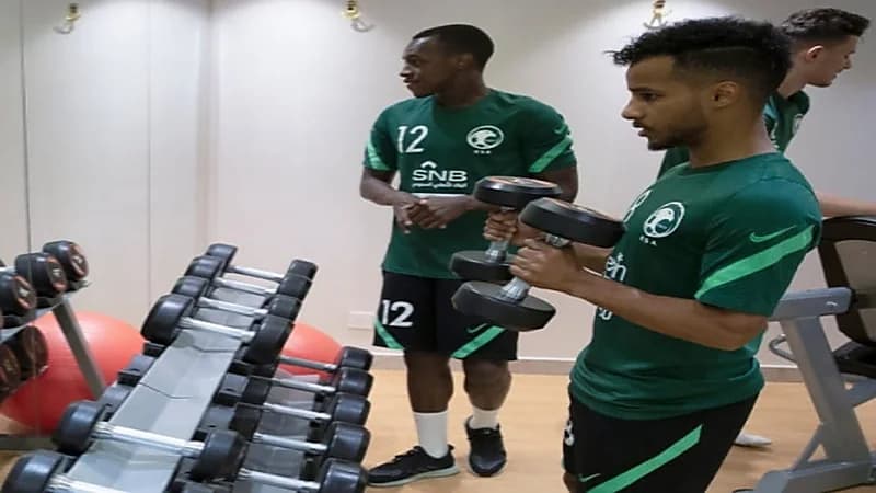 المنتخب السعودي يبدأ برنامجه الإعدادي استعدادا لمواجهة عُمان