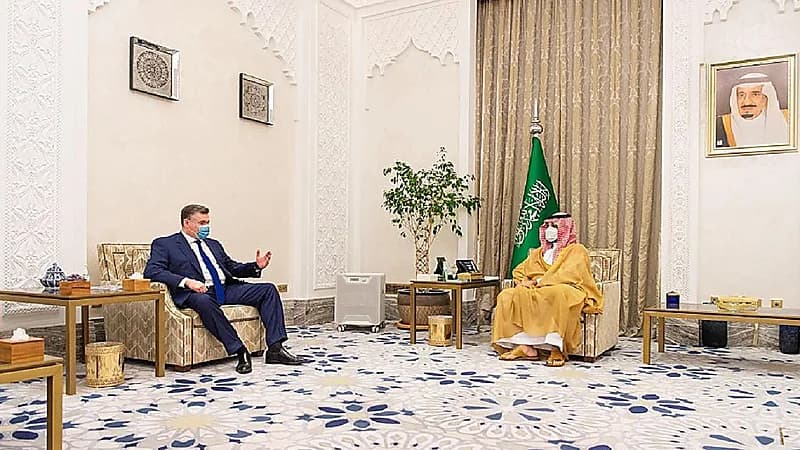 ولي العهد يستقبل رئيس لجنة الشؤون الدولية بمجلس الدوما الروسي