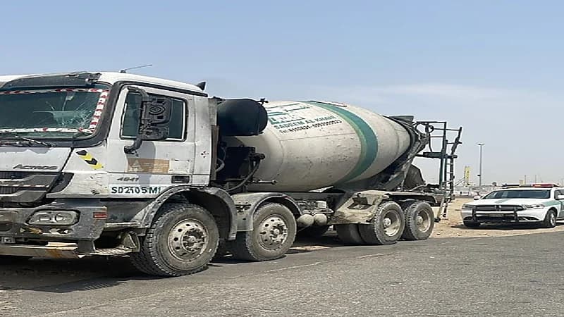 تفاعلا مع بلاغ مواطن.. المرور يضبط سائق شاحنة اتخذ المسار الأقصى الأيسر بطريق المدينة