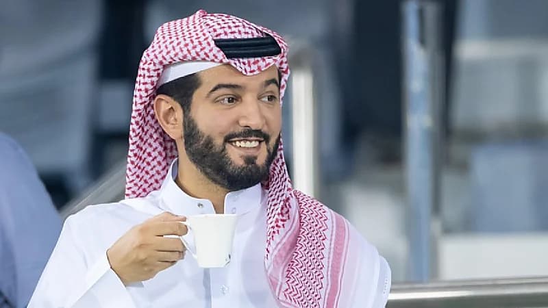 شاهد .. إعلاميو الإمارات يتغنون بالهلال ورئيسه