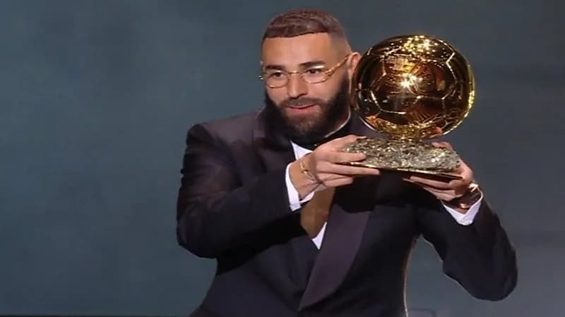 كريم بنزيمة يتوج بجائزة الكرة الذهبية