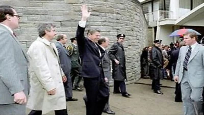 شاهد.. فيديو نادر لمحاولة اغتيال الرئيس الأمريكي السابق "رونالد ريغان" في واشنطن